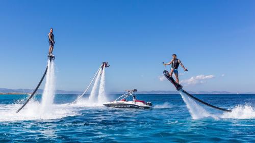 'Fly' on the water with flyboard experience
