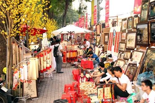 Learn about traditional culture through 4 special year-end markets in Hanoi