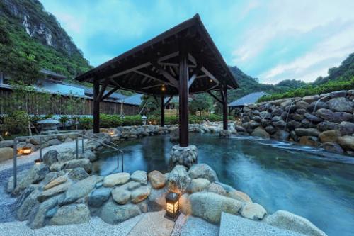 Quang Ninh Province: Wonderful onsen experience from a precious hot mineral source in Quang Hanh