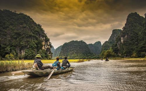 2020-2021: Vietnam's tourism strives to overcome difficulties during the COVID-19 pandemic storm