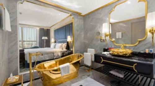 The Vietnamese hotel has a gold-plated toilet in the Russian newspaper