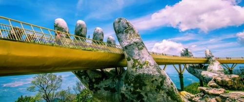 Da Nang Golden Bridge is likened to a fictional movie scene
