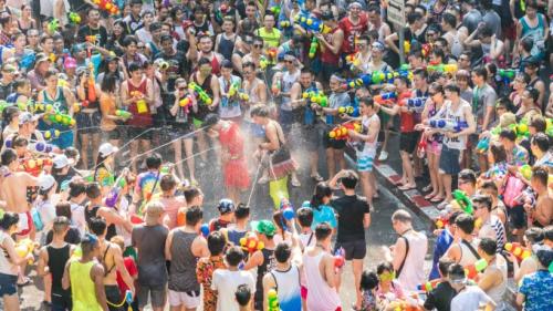 What do guests do when Thailand bans splashing on Songkran?