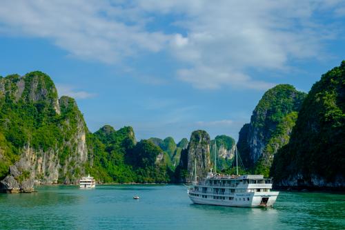 3 days or 2 days on Ha Long bay cruise - Which one is better for your Vietnam tour?