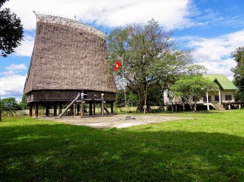 Travel guide: Kon Tum Province