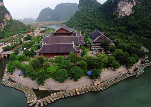 Top 5 best attractive destination for traveling in Ninh Binh