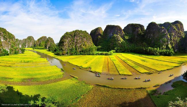 Hoa Lu - Tam Coc (Three Caves) 1 day tour